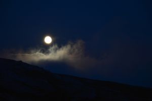 fullmoon on 2156 meters.jpg